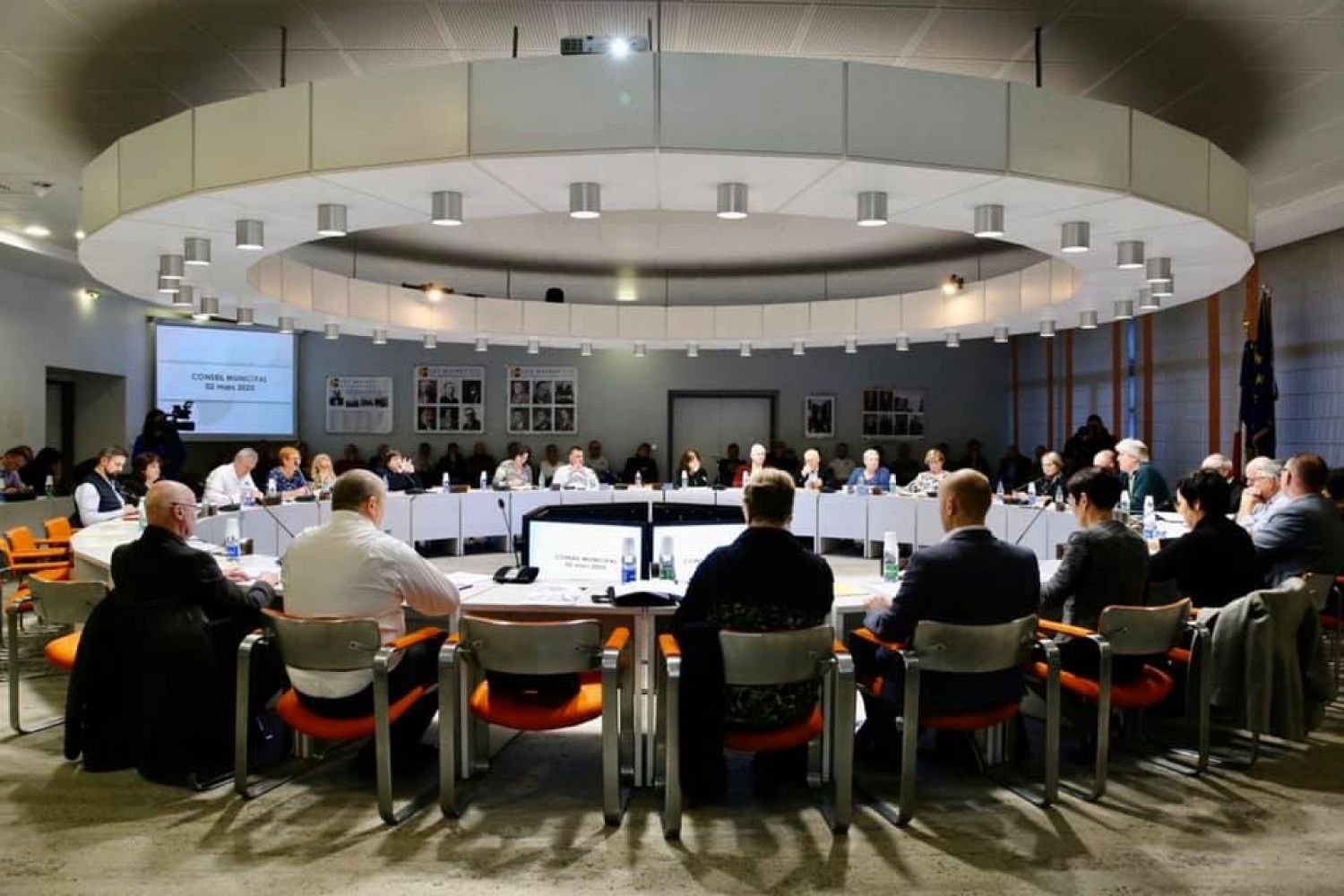 Les maires sortants conservent leur fonction encore 2 mois minimum