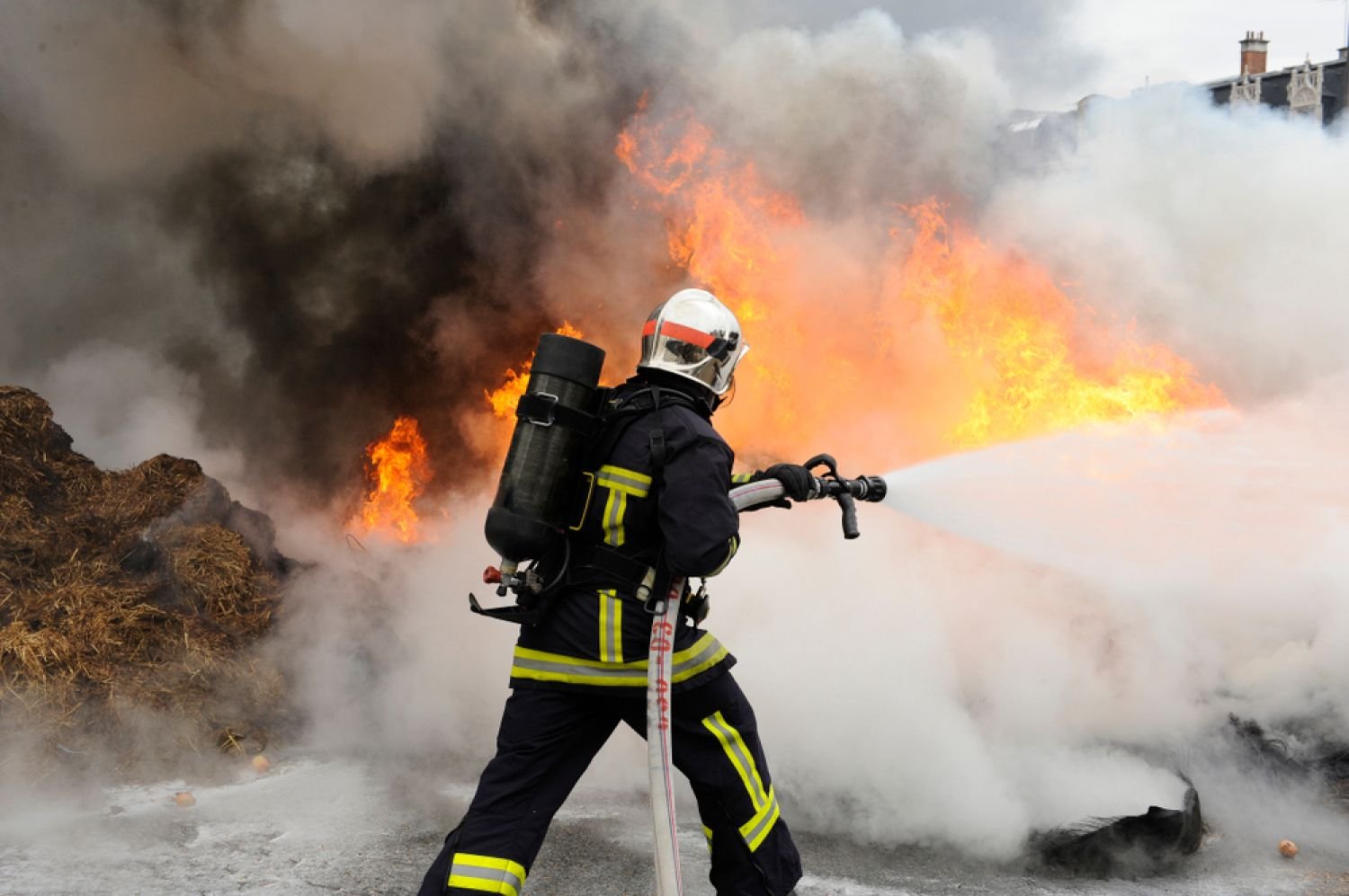 Lelling : Un hangar agricole ravagé par un incendie