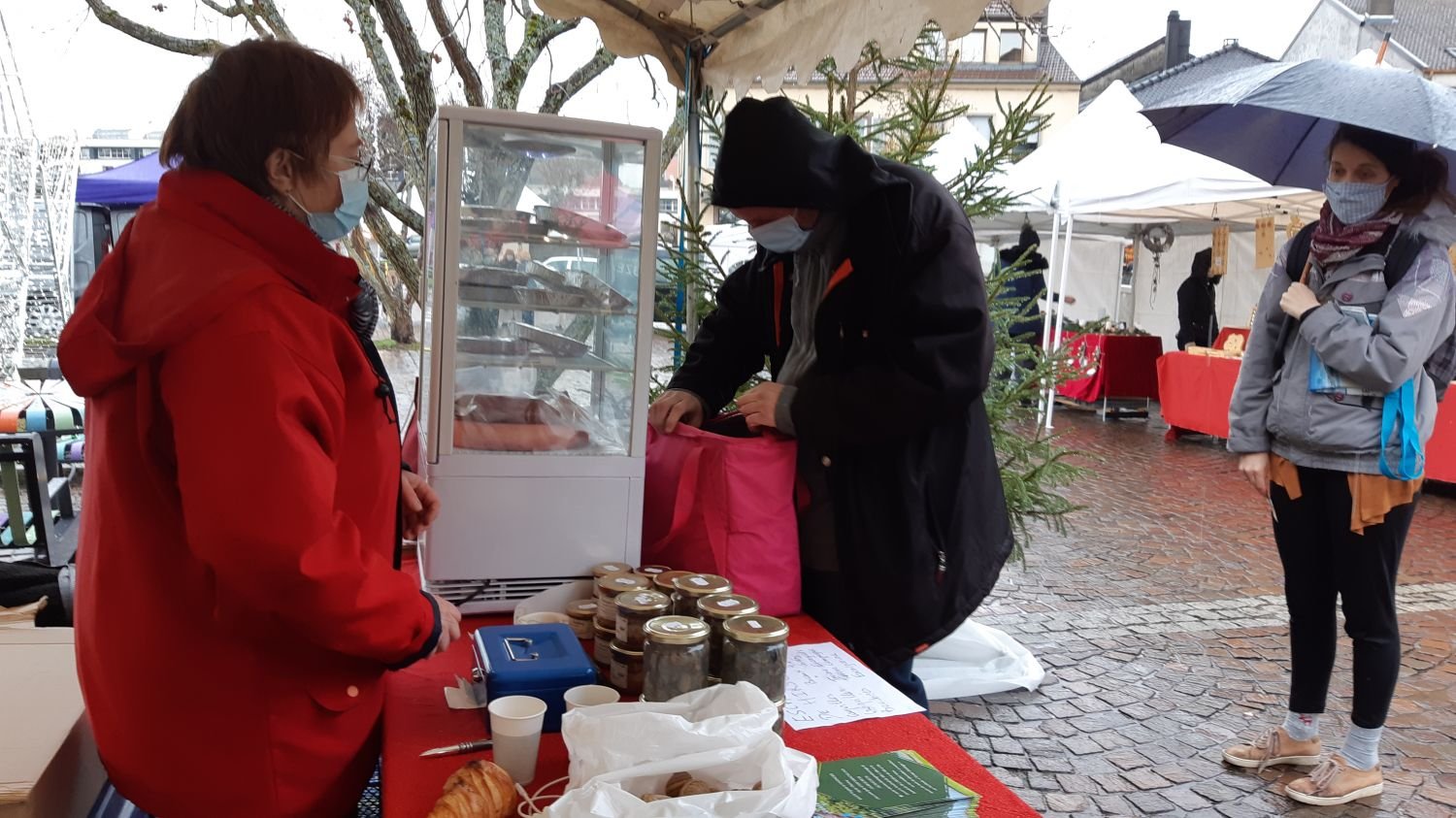 Noël se prépare petit à petit sur les marchés