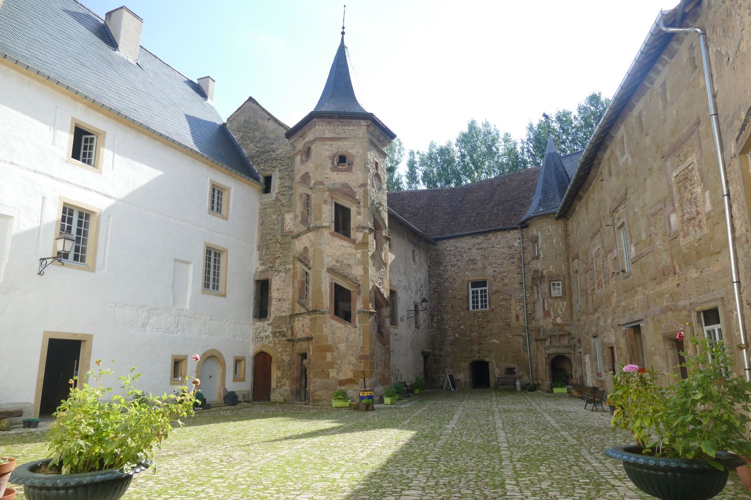Freistroff : Le Château Saint-Sixte s'anime la nuit