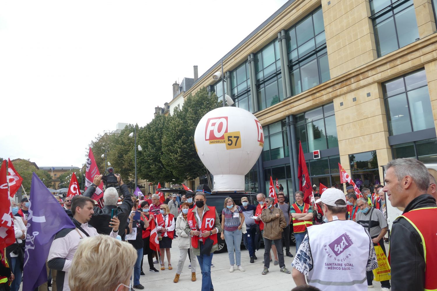 Metz : manifestation des syndicats des soignants contre le pass sanitaire