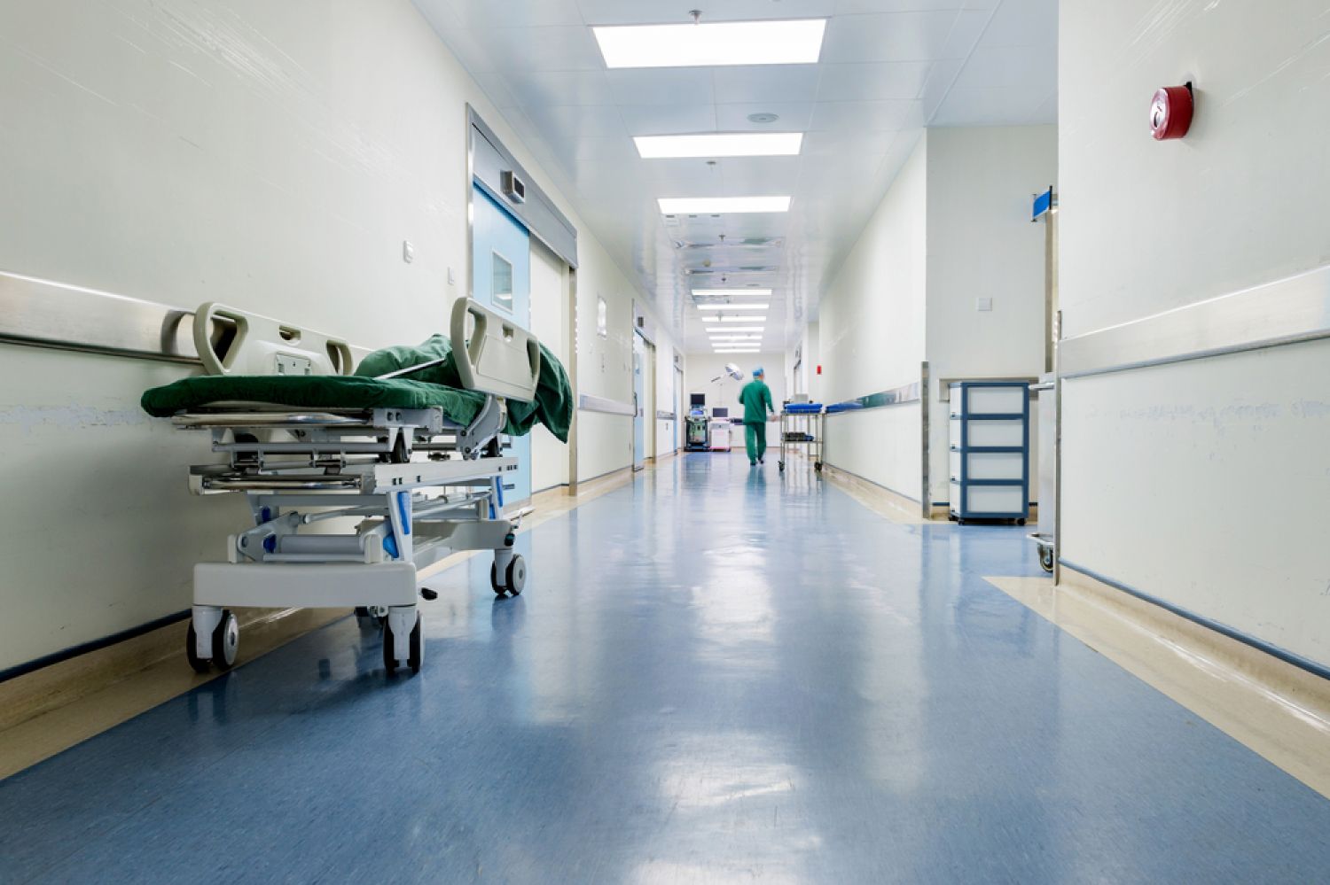 Pass sanitaire dans les hôpitaux : ''Des contraintes supplémentaires et pas de moyens''