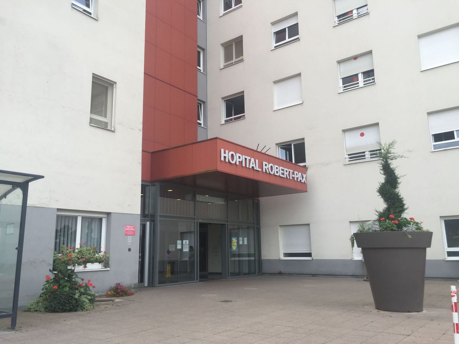 Obligation vaccinale pour les soignants : ''Il y a un an on était des héros, aujourd'hui on nous stigmatise''