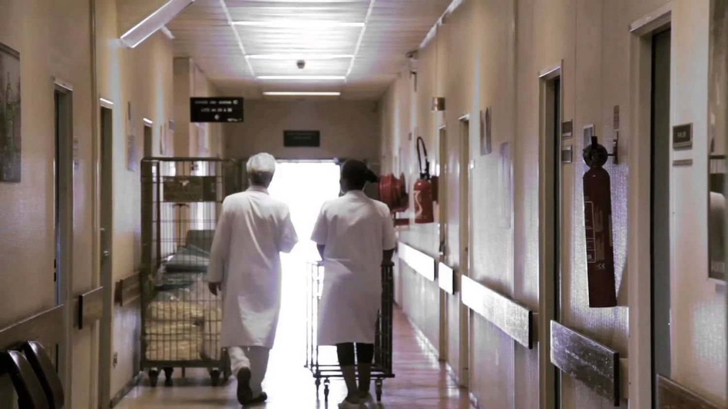 ''Nous lançons un appel au volontariat'' l'ARS prévoit une hausse des hospitalisations dans les prochains jours