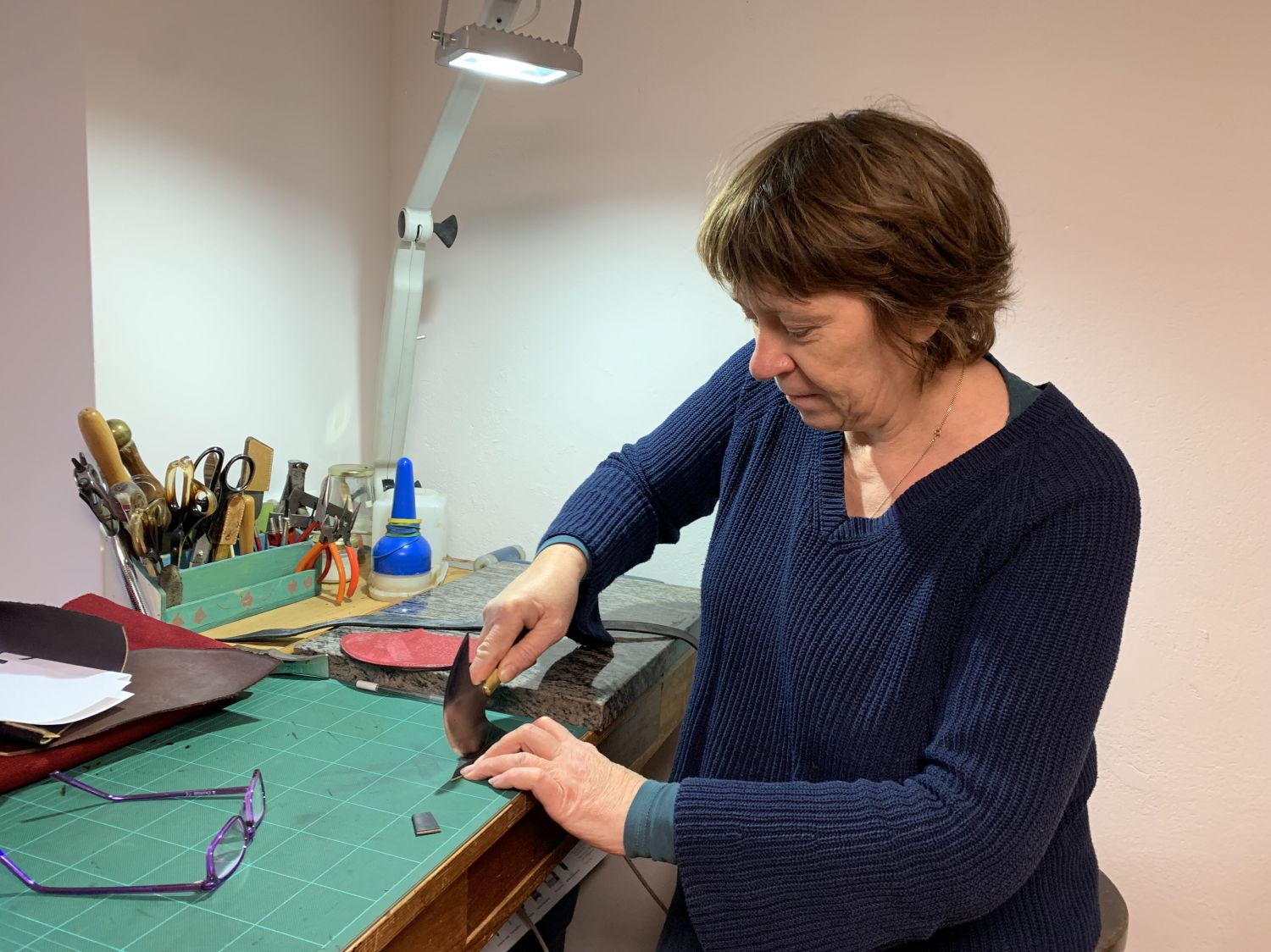 Des ateliers Hermès à son entreprise, Delphine Gault crée des sacs sur-mesure à Altwiller 
