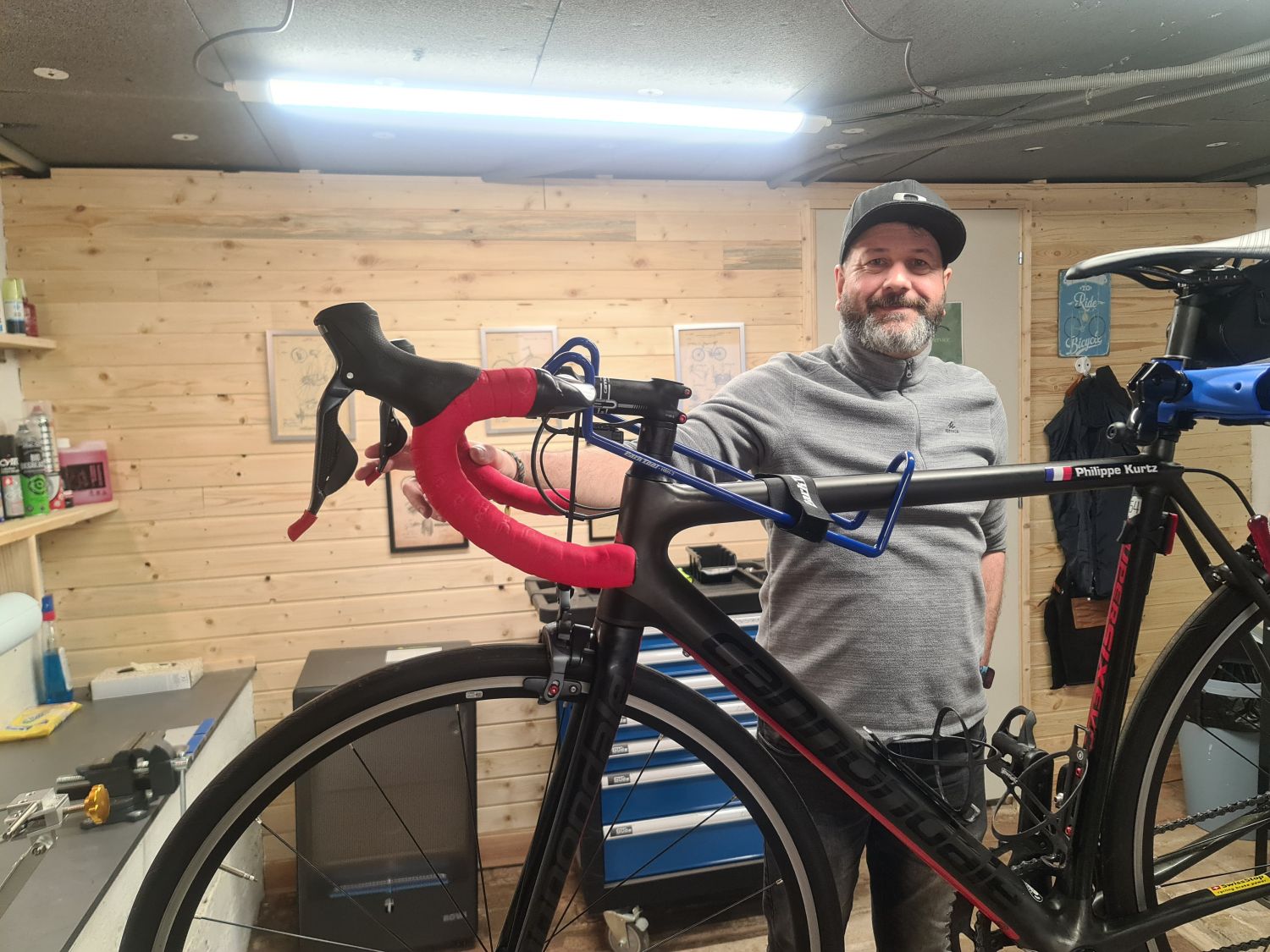 Hanviller : Philippe, passionné de vélo, ouvre son atelier de réparation 