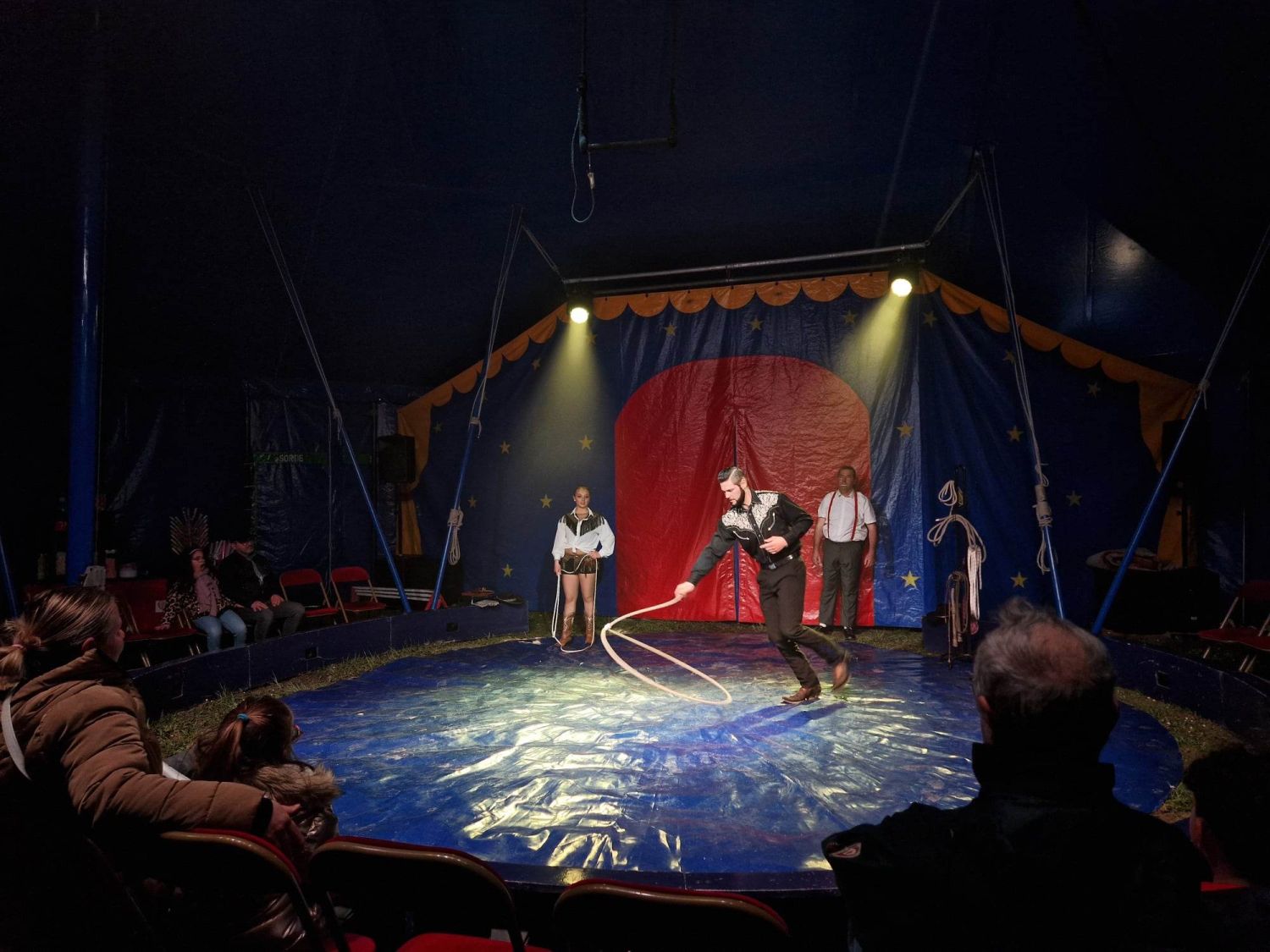 Le cirque Magic Show se diversifie pour mettre des étoiles dans les yeux du public