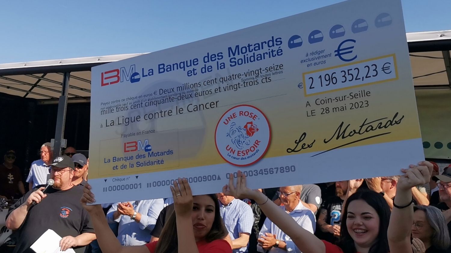 Un million d'euros pour la Ligue contre le cancer de Moselle grâce à l'opération ''Une Rose Un Espoir''