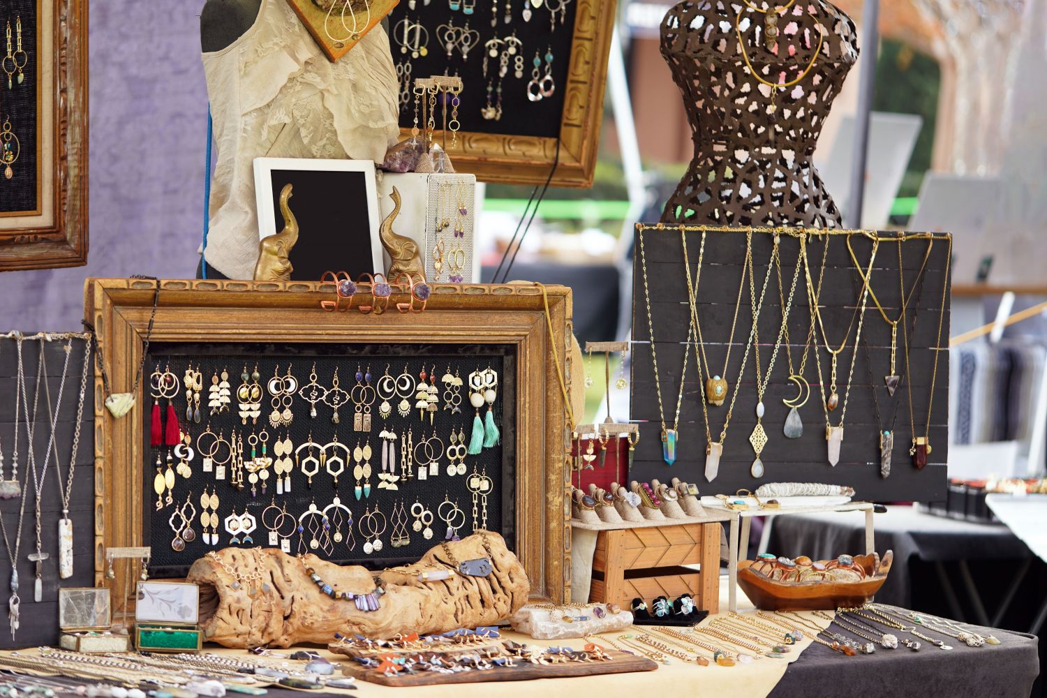 40 exposants pour le premier marché des créateurs et des artisans