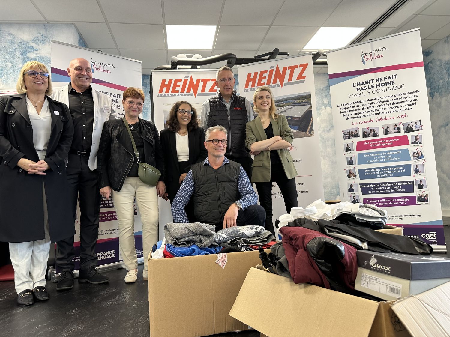 66 kilos de vêtements offerts par les Transports Heintz à l’association La Cravate Solidaire