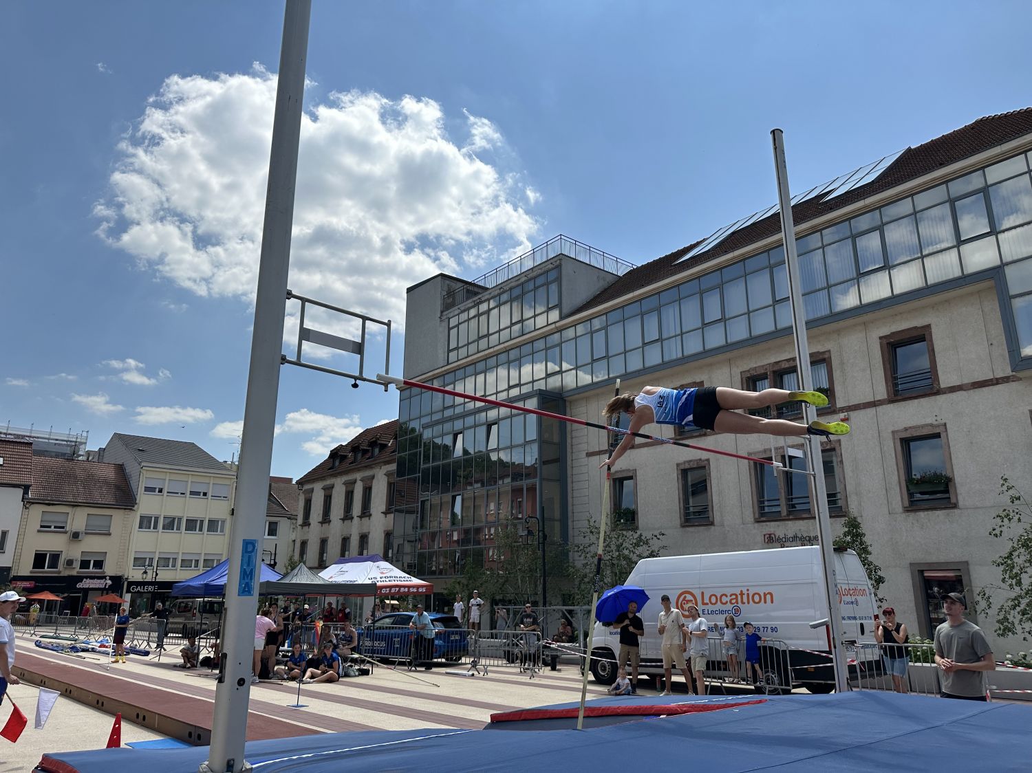 37 athlètes s'affrontent aux Masters de perche