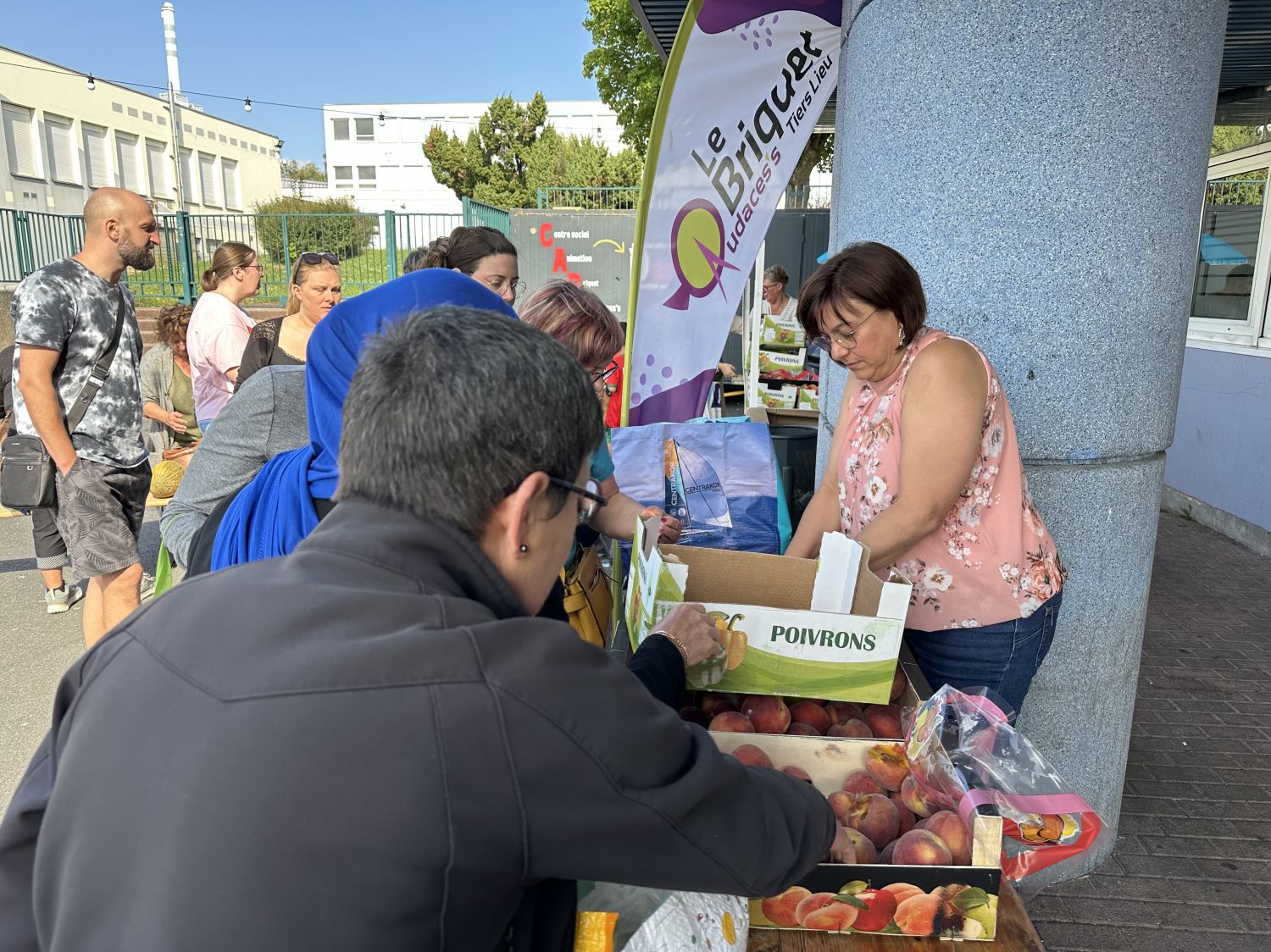 Des cagettes de fruits et légumes à petit prix au marché solidaire d'Audaces's