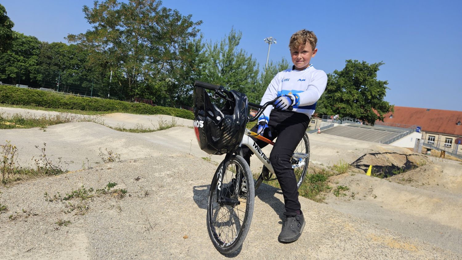 Ewan, 8 ans, jeune prodige du BMX français