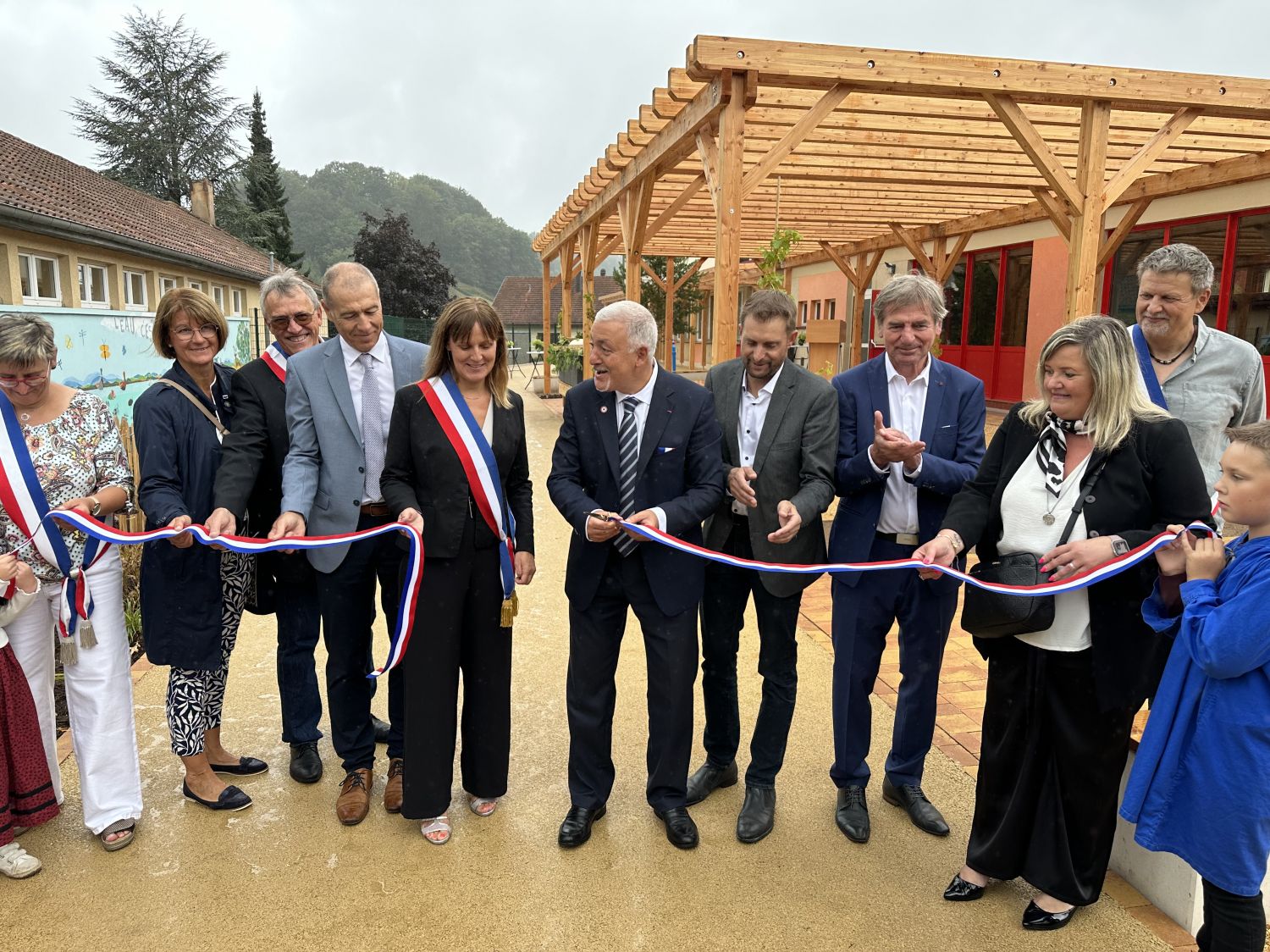 Plus de 500 000€ d’investissement pour la cour de l'école, un carrefour réaménagé et l'éclairage public