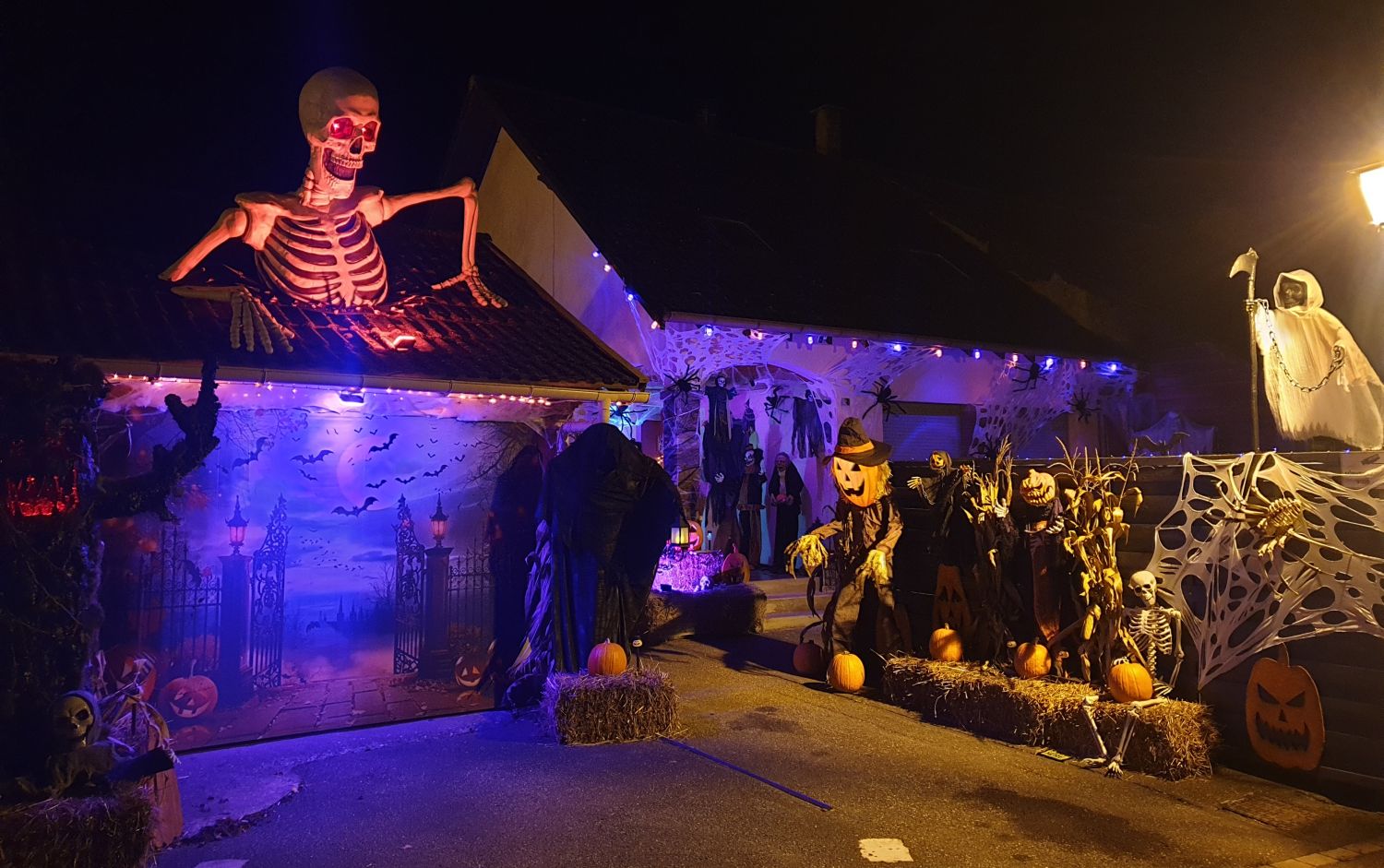Le folklore d'Halloween prend possession de la maison de Lucas Amen