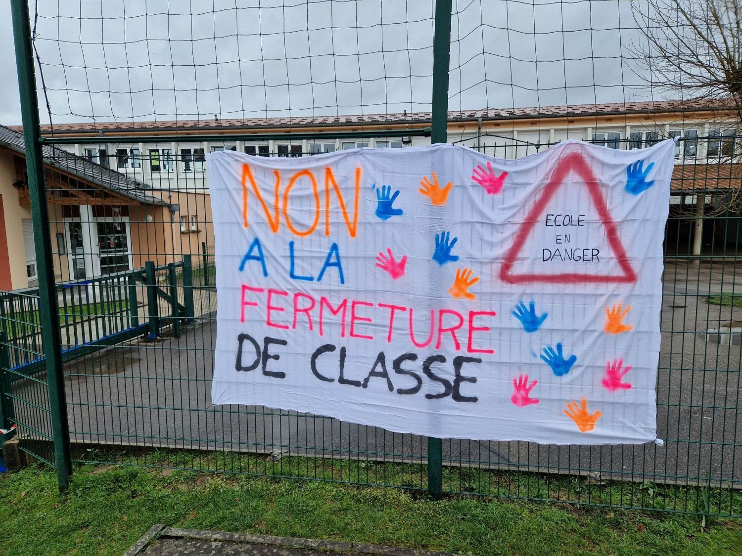 Les parents d’élèves de la commune de Val de Bride se mobilisent contre la fermeture d’une classeÂ