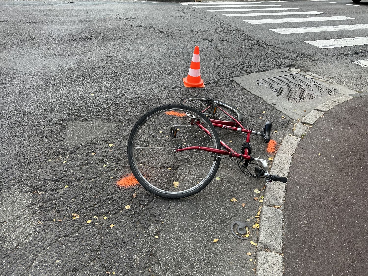 Une voiture et un cycliste sont entrés en collision ce midi à Sarreguemines