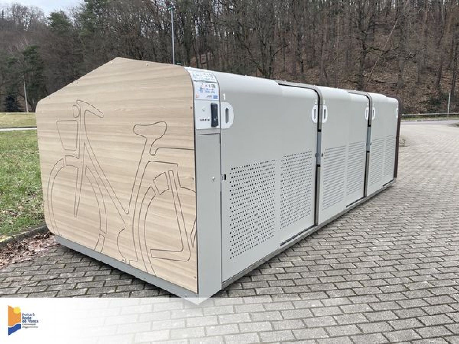 Un abri-vélo connecté a été installé sur le parking de la rue Félix-Barth, près de l’hôtel Mercure, à Forbach