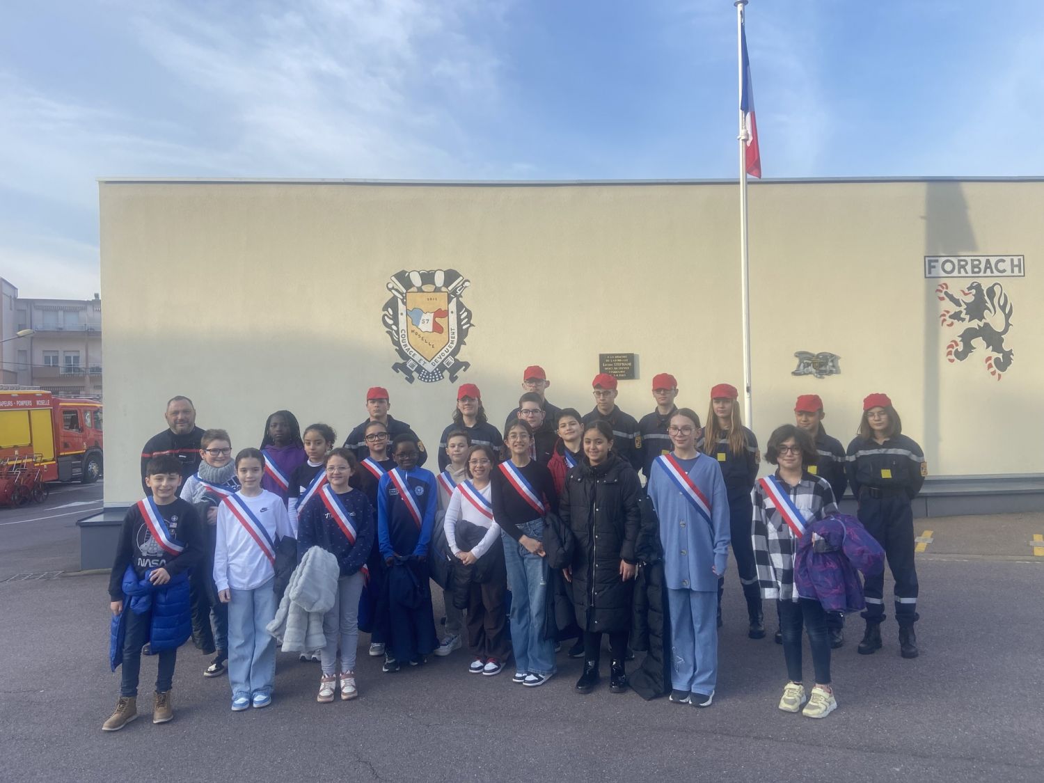 A Forbach, le conseil municipal des jeunes et les jeunes sapeurs-pompiers collaborent ensemble