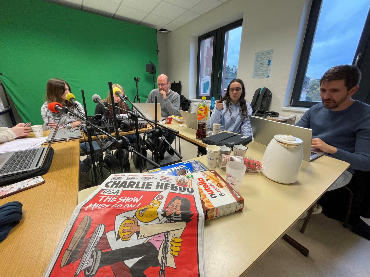 Un numéro spécial du journal Charlie Hebdo sort aujourd’hui dans le cadre des commémorations des dix ans des attentats