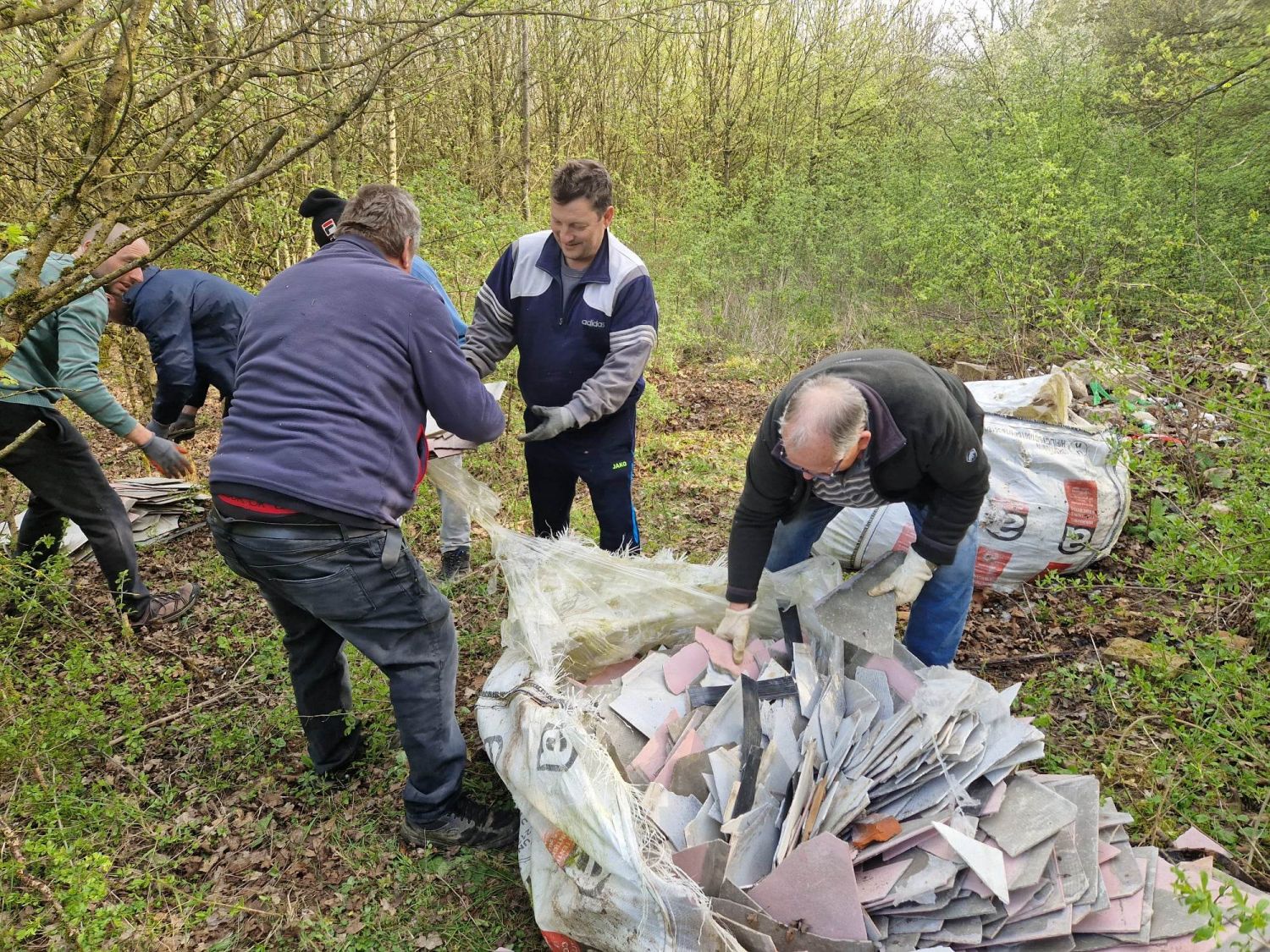 Avec l’arrivée du printemps, de nombreuses communes organisent des opérations de nettoyage