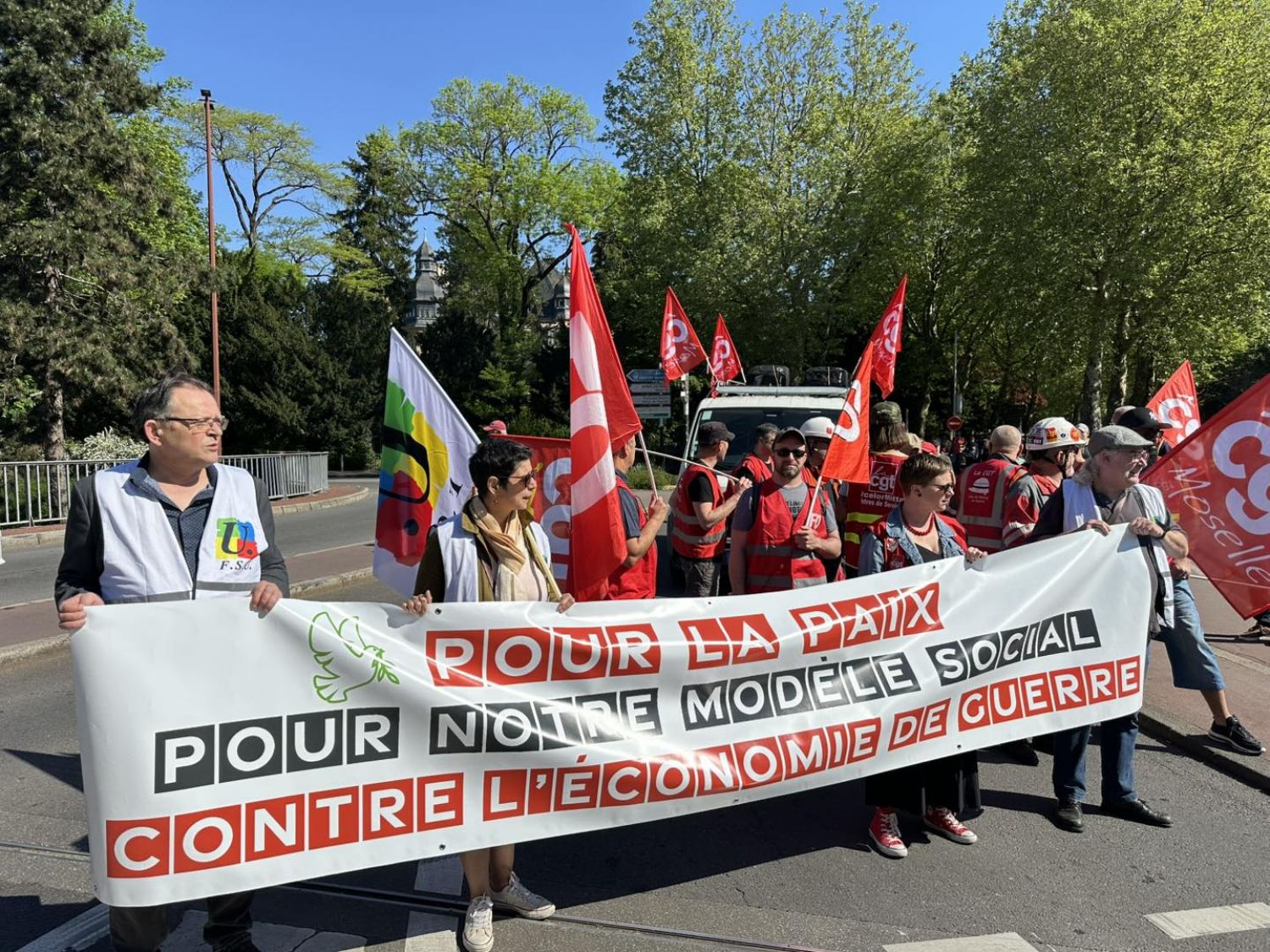 Entre 1500 et 2000 manifestants ont défilé dans les rues de Metz hier à l’occasion du 1er mai