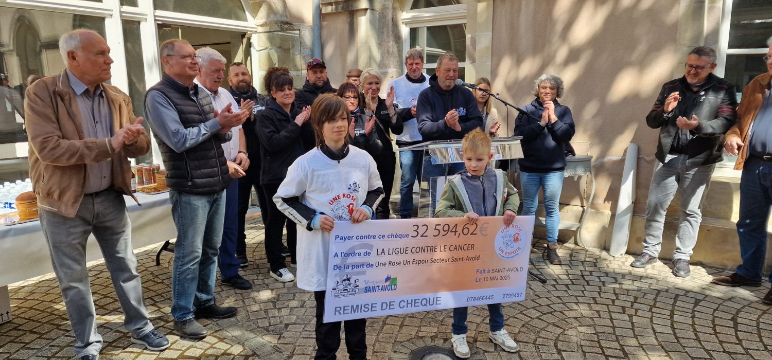 De nouveaux chèques ont été remis à la Ligue contre le cancer de Moselle après l’opération Une Rose Un Espoir