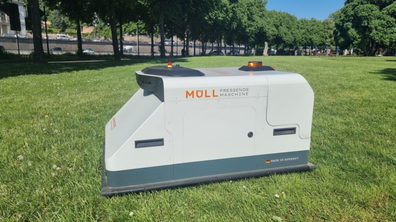 La ville de Sarrebruck vient d’acquérir un robot pour nettoyer les espaces verts le long de la Sarre