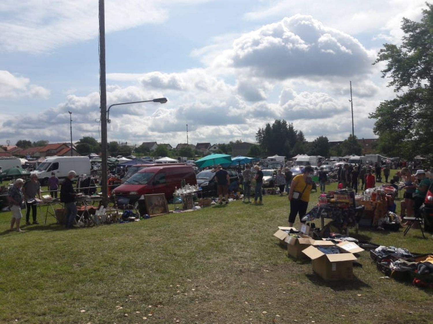 Notez dans vos agendas que la grande brocante semi-nocturne de Grundviller aura lieu samedi