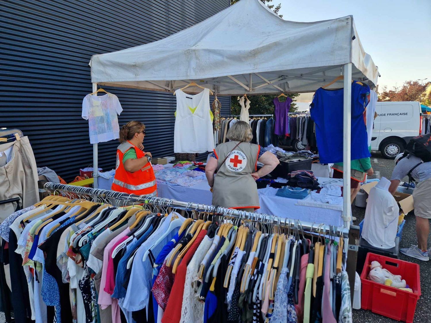 Dimanche, un grand marché aux puces de la croix rouge vous attend à Sarreguemines