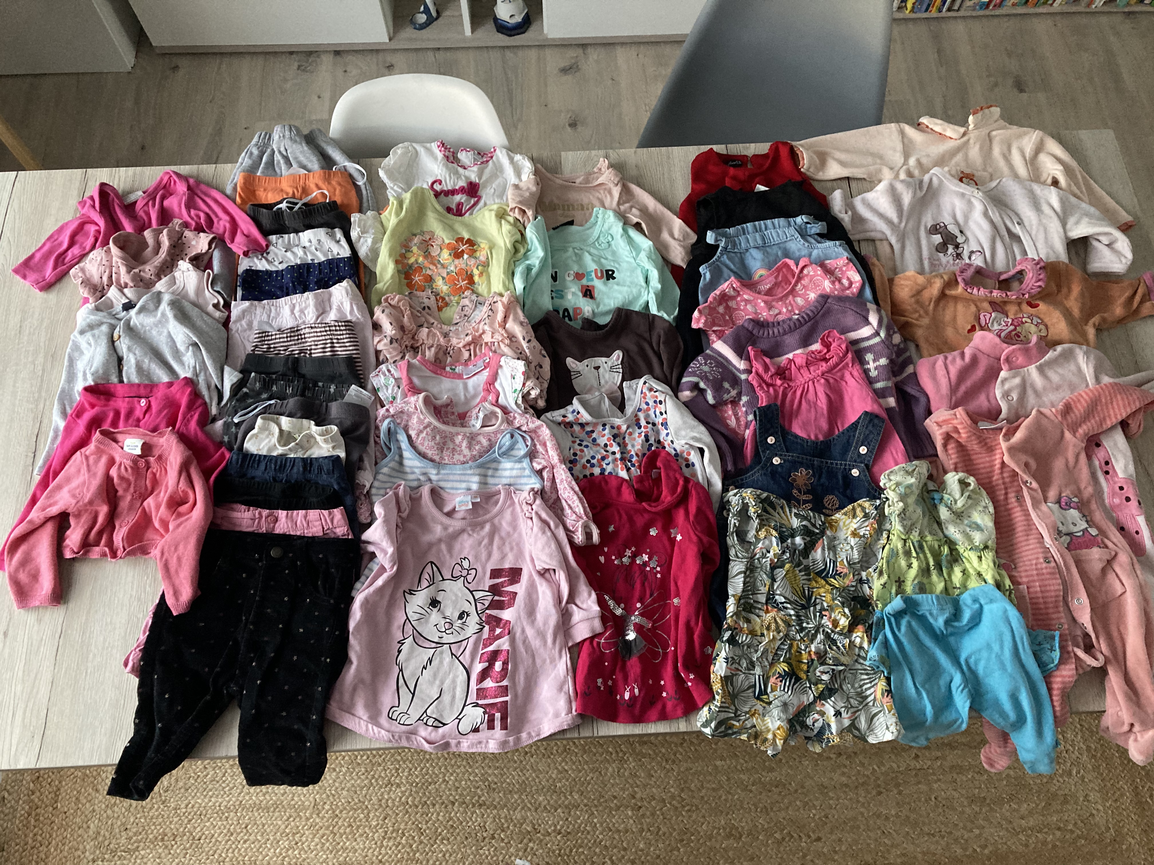 lot vêtements bébé fille - 1 à 6 mois