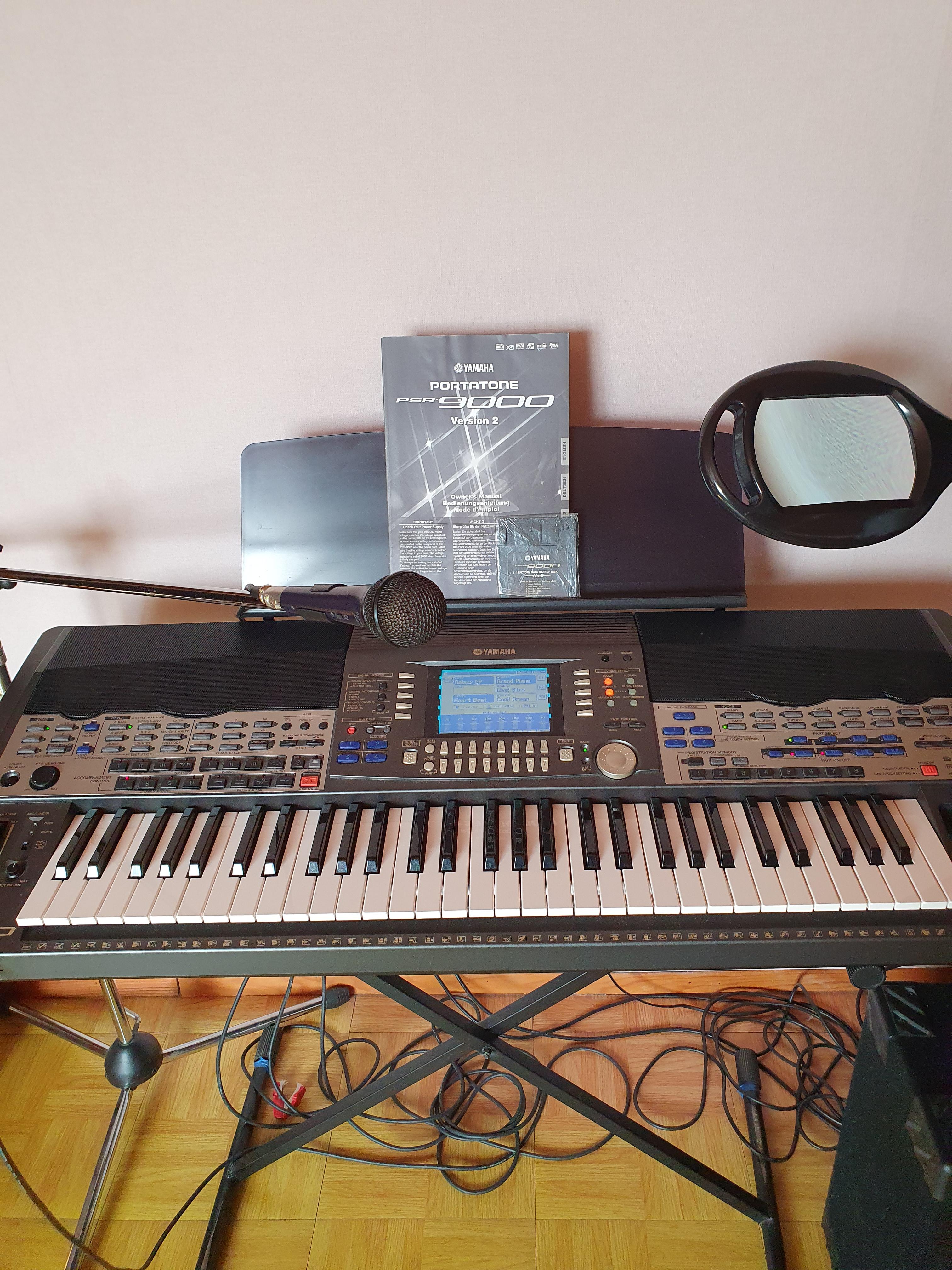 À vendre : Synthétiseur Yamaha - Radio Mélodie