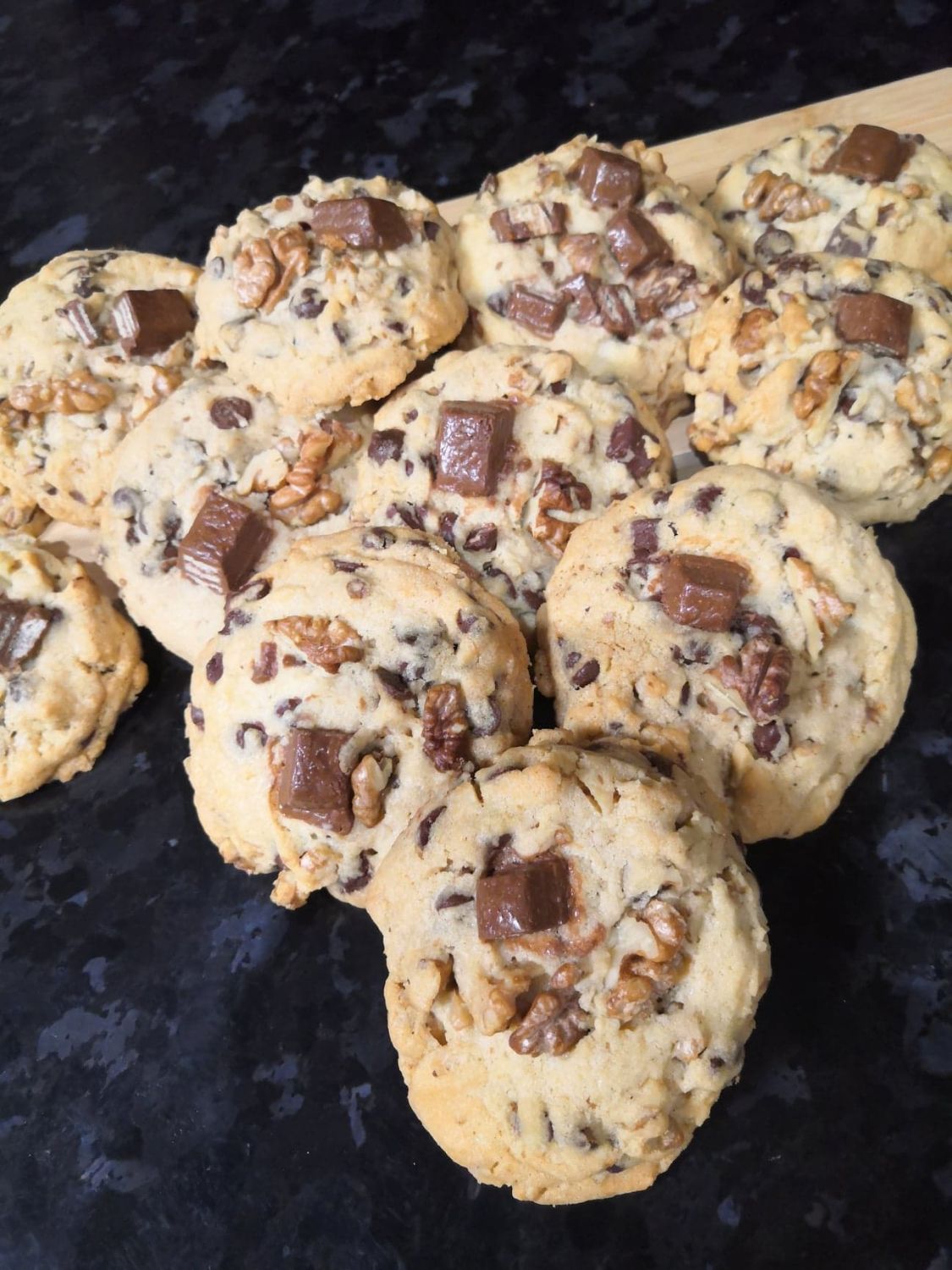 Cookies au chocolat noir et noix - Radio Mélodie Cookies au chocolat noir et noix - Radio Mélodie