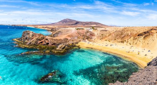 Cathy, ses premières vacances sans les enfants, à Lanzarote en Espagne episode artwork