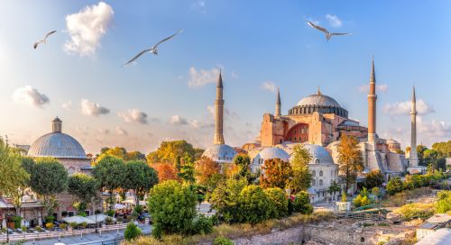 Stéphanie adore l'accueil et la culture de la Turquie episode artwork